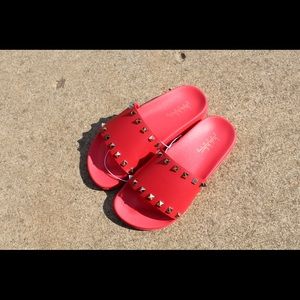 Brand new Nicole Miller Studio slides